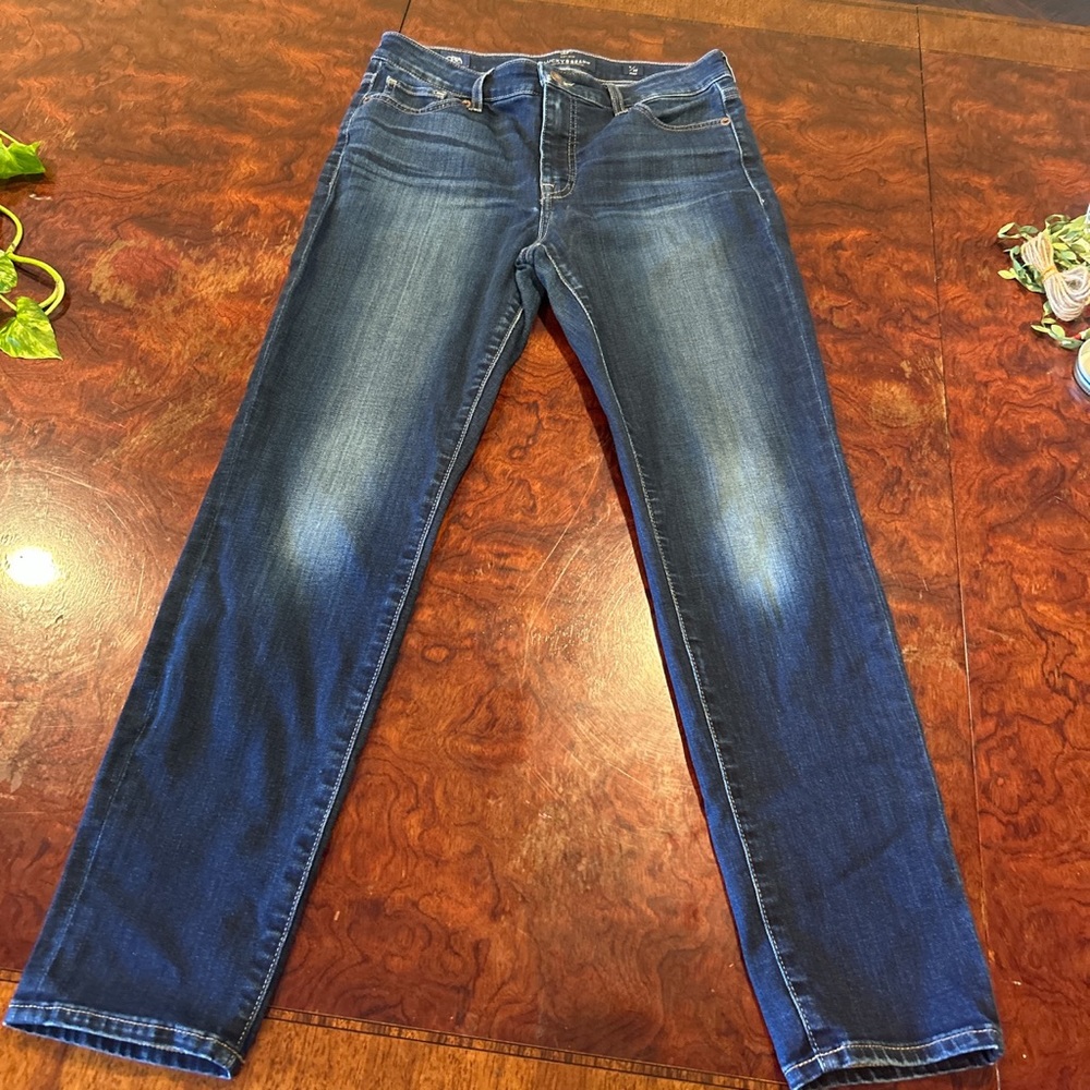 Lucky brand W6/28 Hayden skinny jean. Great condition, dark wash